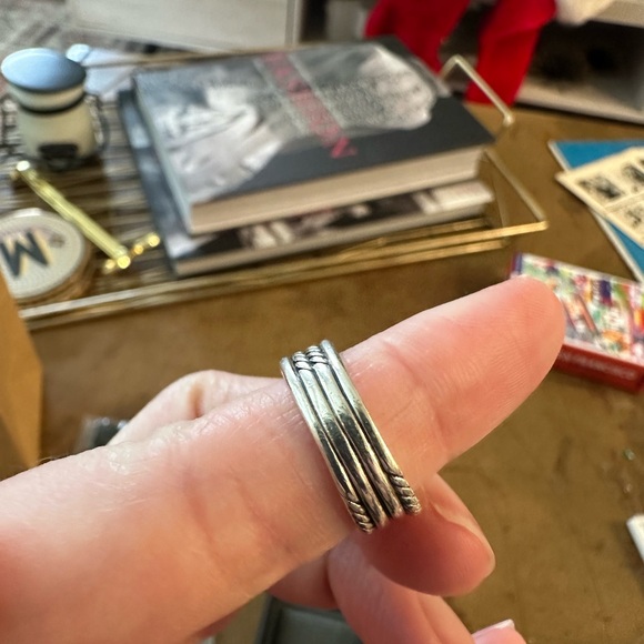 David Yurman Crossover Ring - Picture 14 of 15